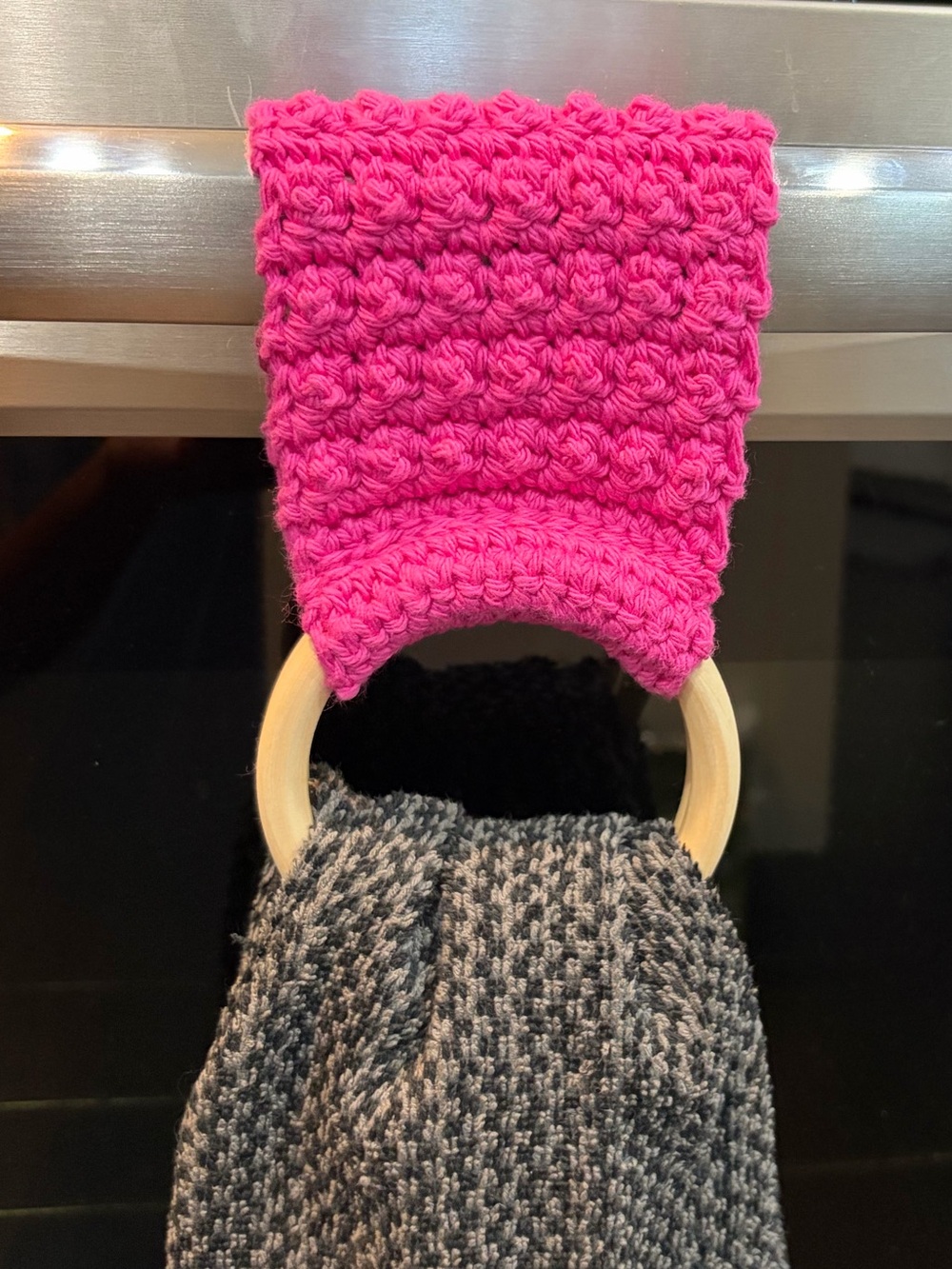Pink Crochet Double Ring Kitchen Towel Holder NEW